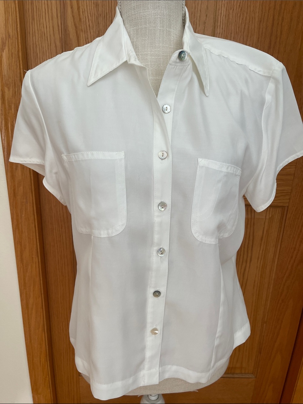 Women's White Short-Sleeve Button Front Blouse with Patch Pockets